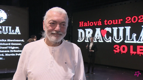 Drákula slaví 30 let, spolužáci se setkali před kamerou a slavné tváře mění životní směr Drákula slaví 30 let, spolužáci se setkali před kamerou a slavné tváře mění životní směr